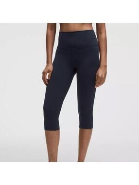Lululemon Align High-Rise Crop in True Navy size 6 athleisure gym running